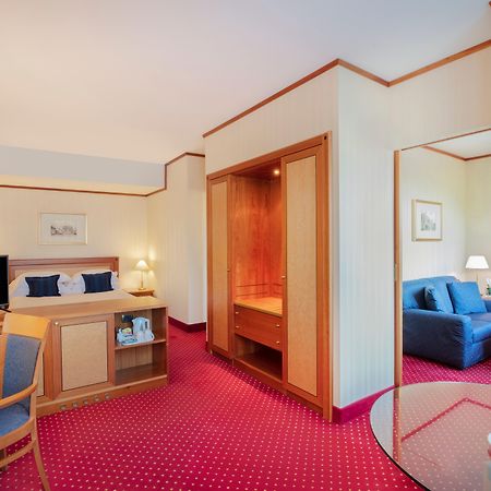 Crowne Plaza Milan Linate By Ihg San Donato Milanese Exterior foto