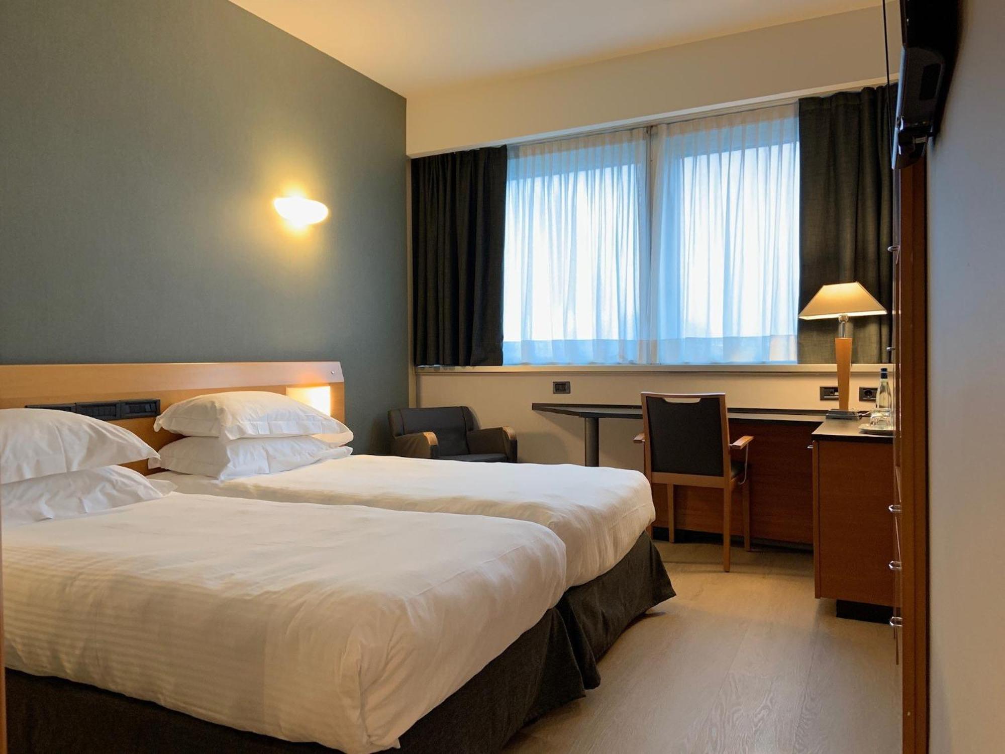 Crowne Plaza Milan Linate By Ihg San Donato Milanese Exterior foto